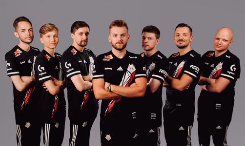 G2 Esports in August 2022 From left to right: Swani ∙ m0NESY ∙ HooXi ∙ NiKo ∙ jks ∙ huNter- ∙ XTQZZZ