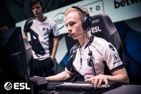 EliGE at ESL Pro League Season 10: Finals with Team Liquid