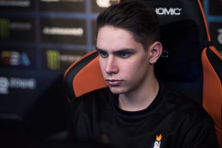 MICHU at DreamHack Open Winter 2016 with Team Kinguin