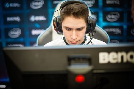 MICHU at ESL One: Katowice 2015 - LAN Qualifier with INSHOCK