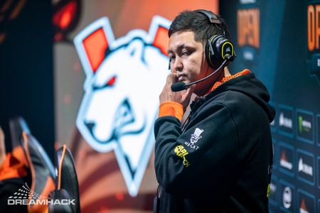 dastan coaching Virtus.pro at DreamHack Open Leipzig 2020