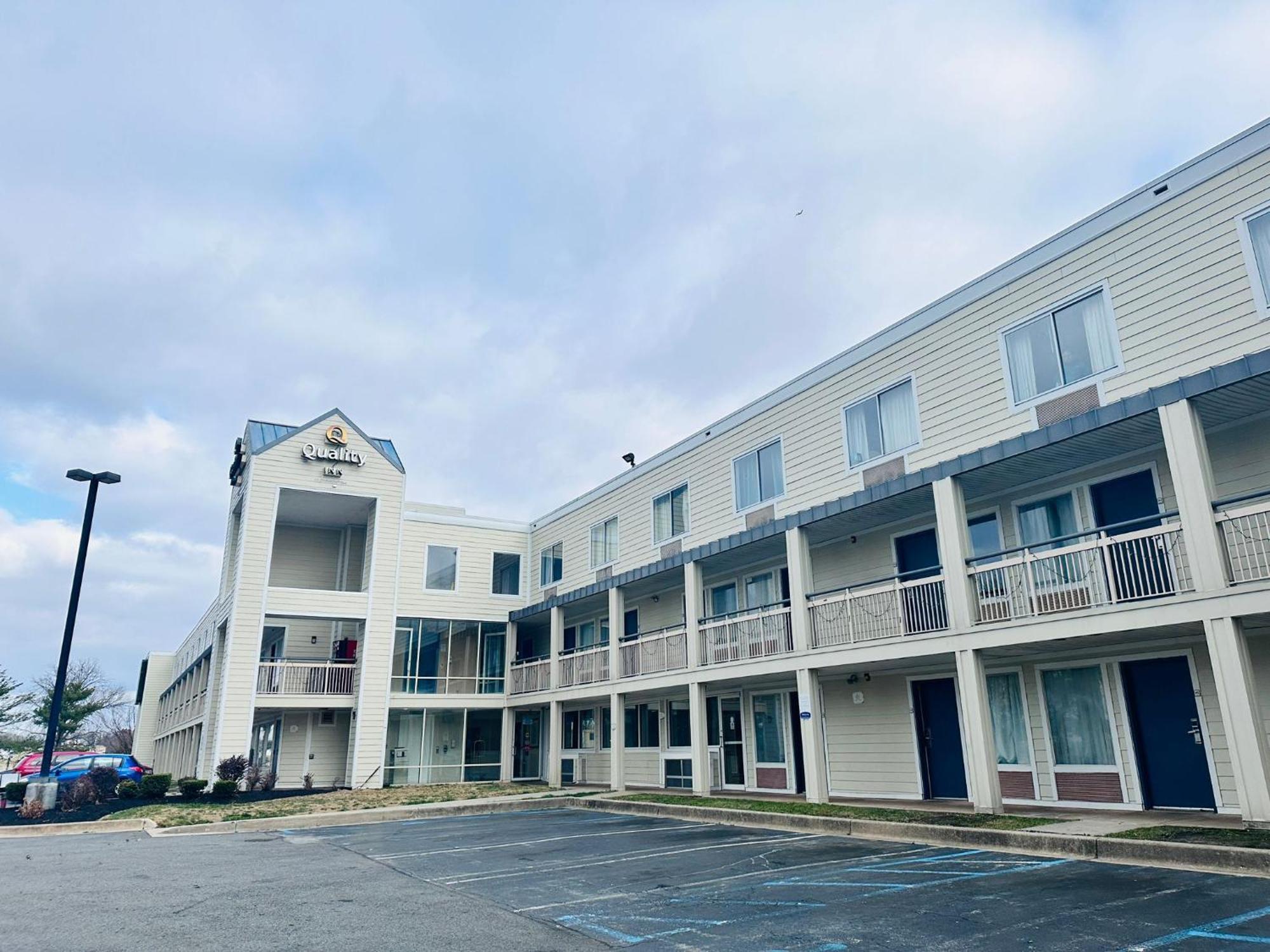 Quality Inn Newark Exterior photo