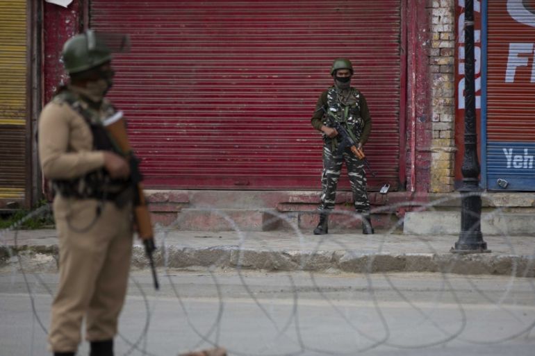 Indian paramilitary soldiers