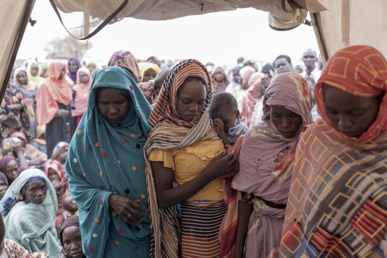 Sudanese women from Darfur take refuge in Adre, Chad