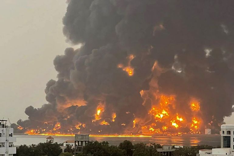 Fire in Hodeidah port