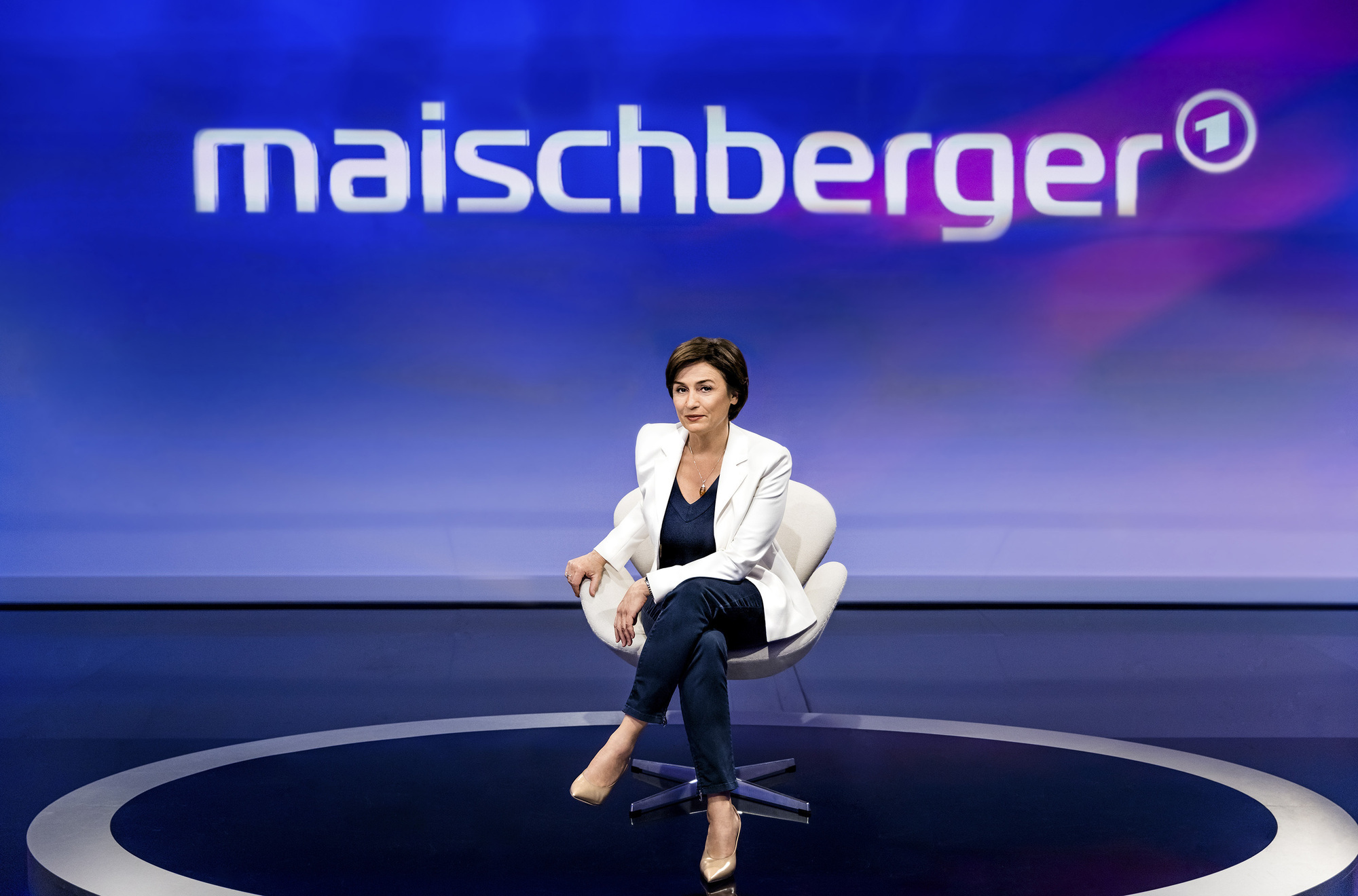 Bei Maischberger heute am 15.2. hat die Moderatorin sechs Gäste im Studio im Ersten, darunter Kabarettist Urban Priol.