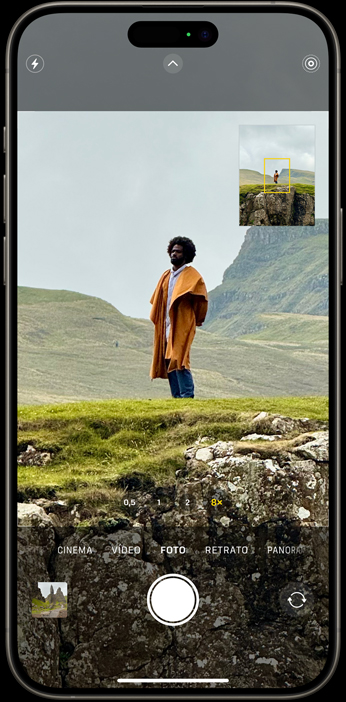 Foto muito ampliada de um homem, emoldurada pelo novo guia de sobreposição.