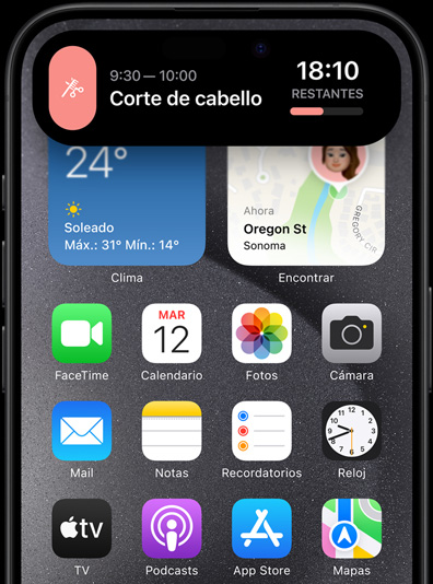 La Dynamic Island de un iPhone 15 Pro muestra el marcador en vivo de un partido