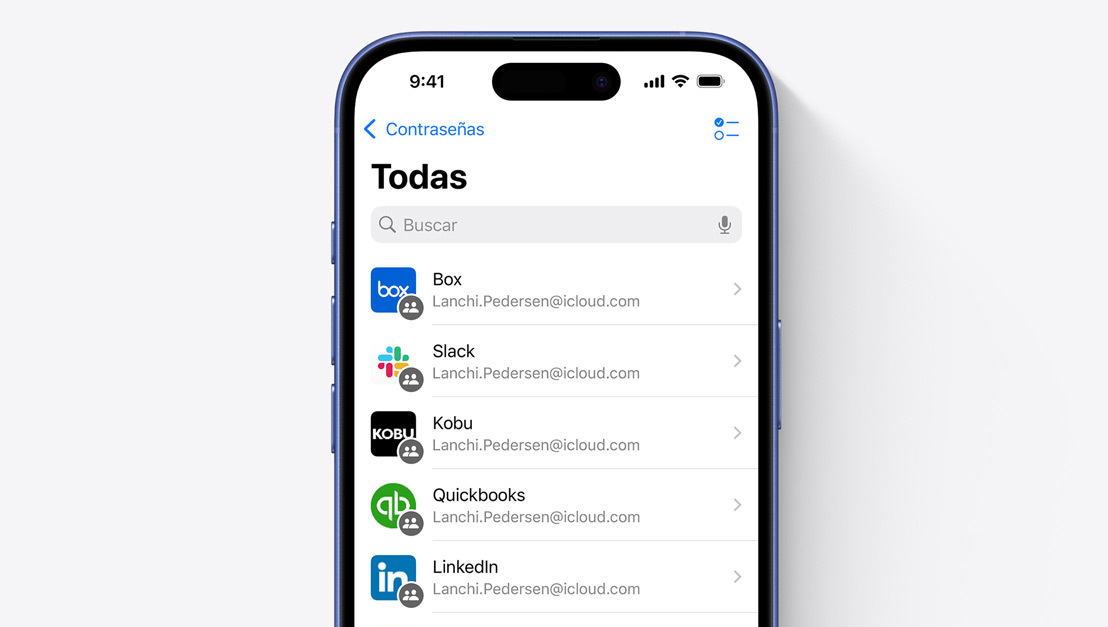 Pantalla que muestra una lista de apps del iPhone en la app Contraseñas.