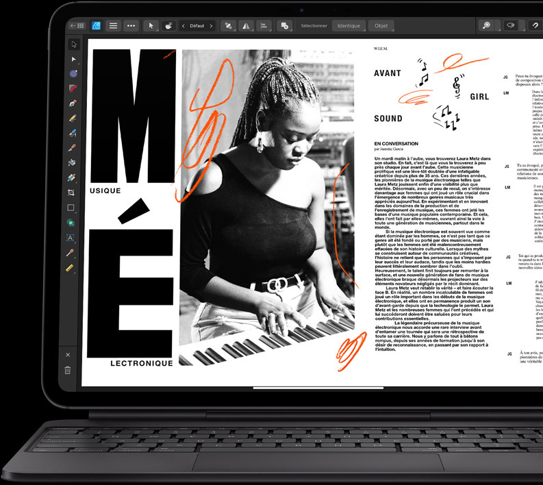 iPad Pro fixé au Magic Keyboard en mode paysage, affichant un article en cours de modification