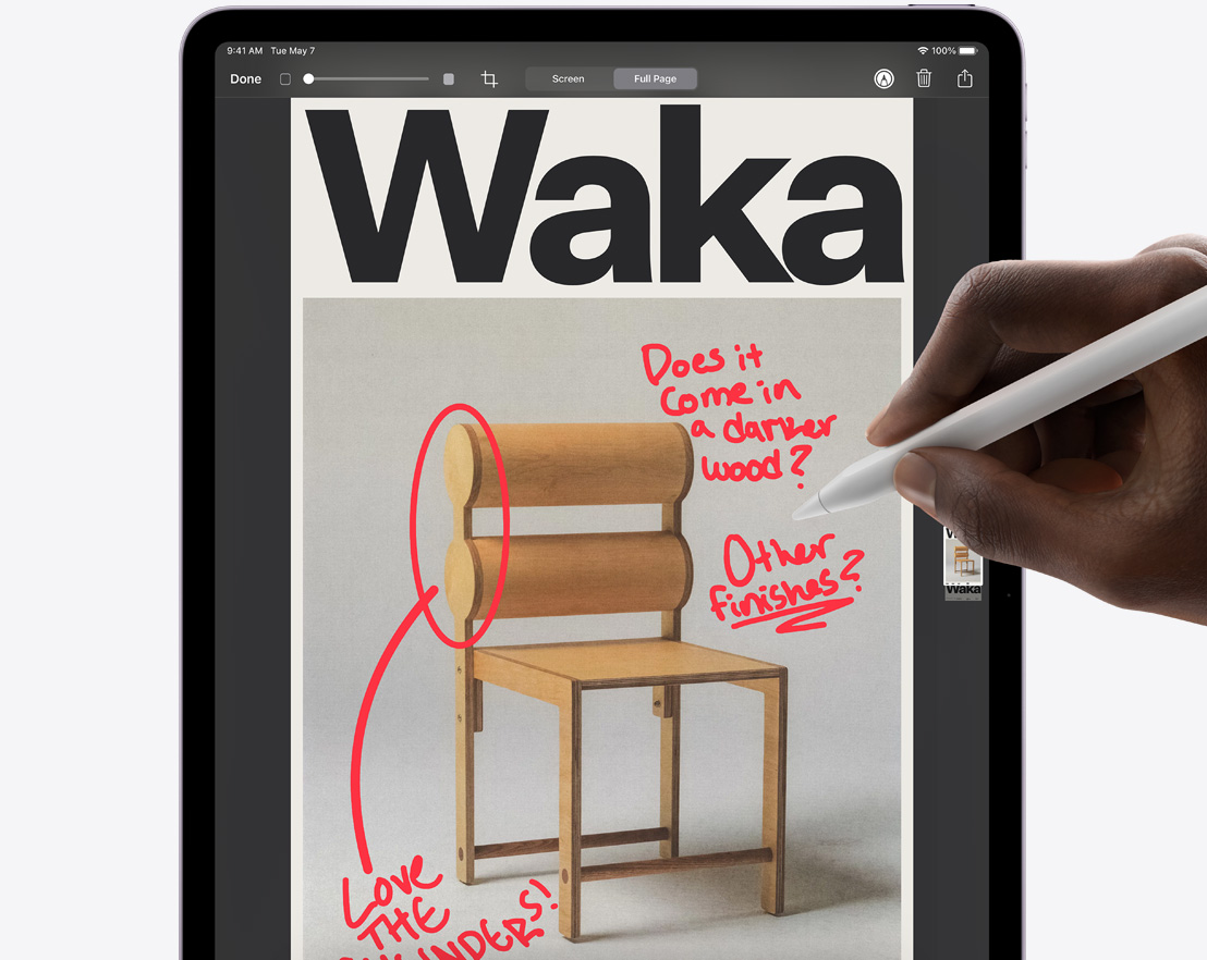 En Apple Pencil Pro som markerar en skärmbild från Safari på en iPad Pro.