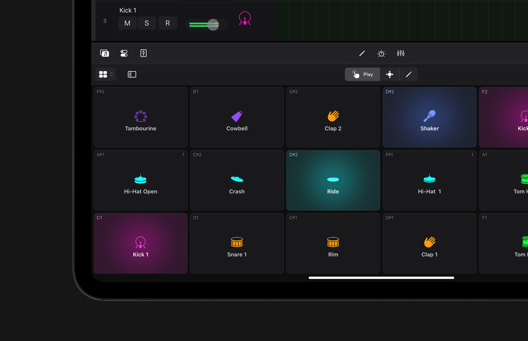 Primer plano en un iPad Pro de un pad de percusión personalizado en Logic Pro para el iPad.