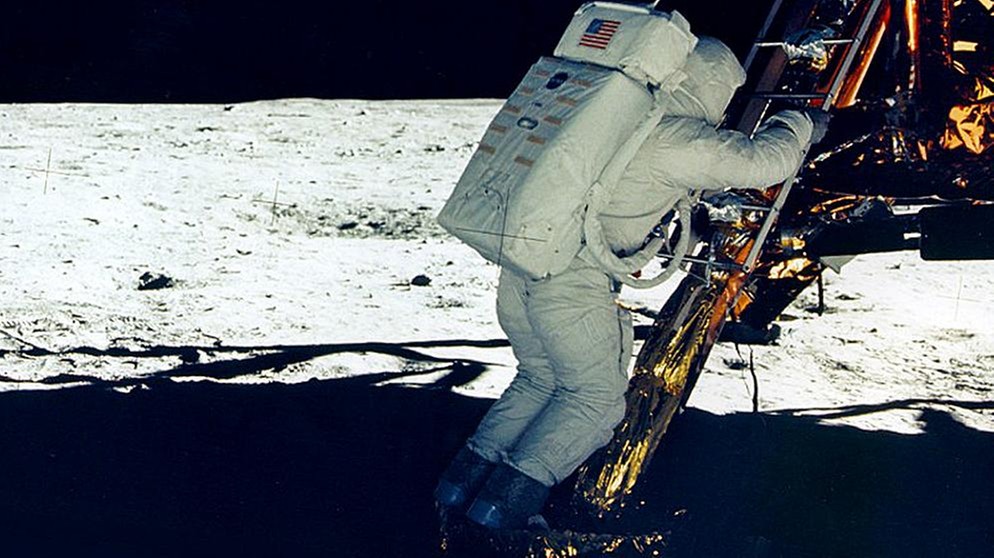 Buzz Aldrin klettert auf den Mond | Bild: Nasa