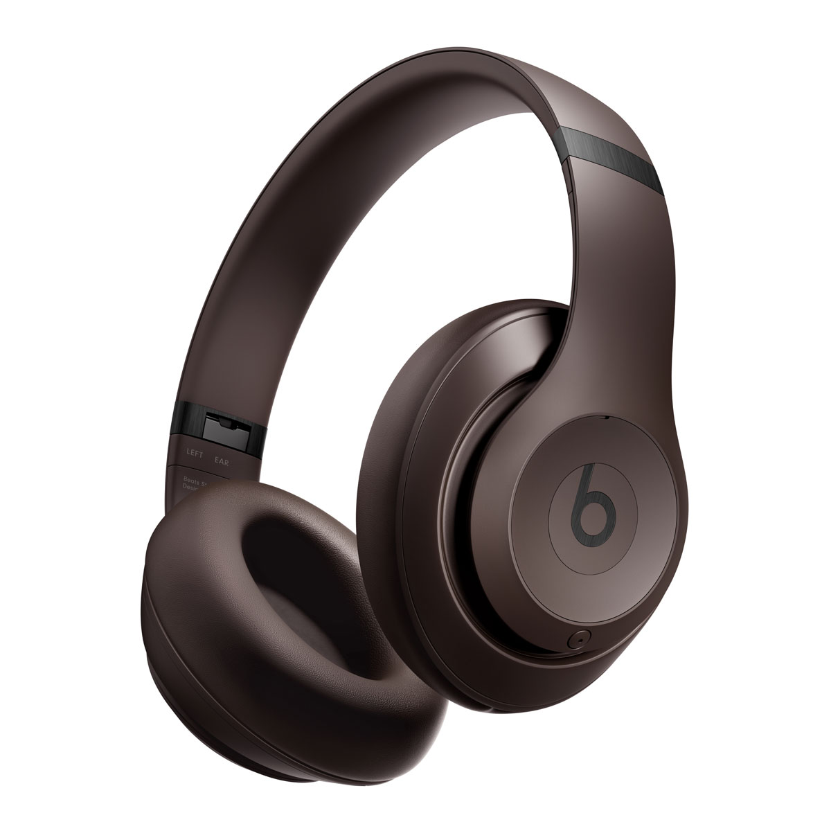 Gros plan sur le casque Beats Studio Pro couleur Moka