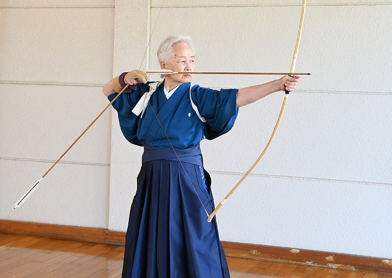 弓道家・佐竹万里子さん／日々の心身の鍛錬が射にあらわれ、美し佇まいになる