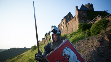 Der Mittelalter-Check / Tobi in Ritterrüstung | Bild: megaherz GmbH/Florian Hopfner