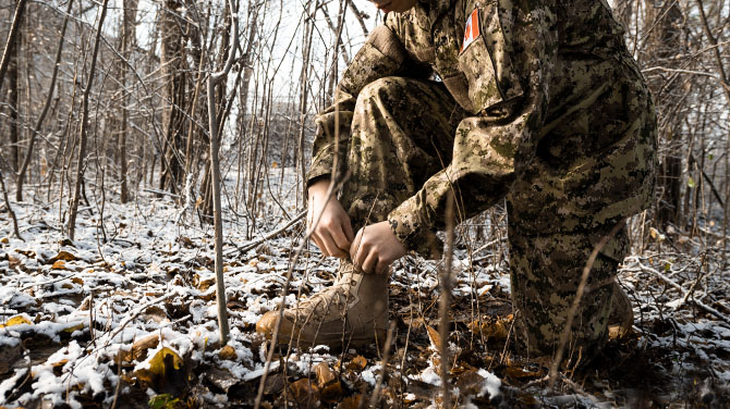 Uniforme de combat modernisé à dessin de camouflage canadien (DCamC MT)