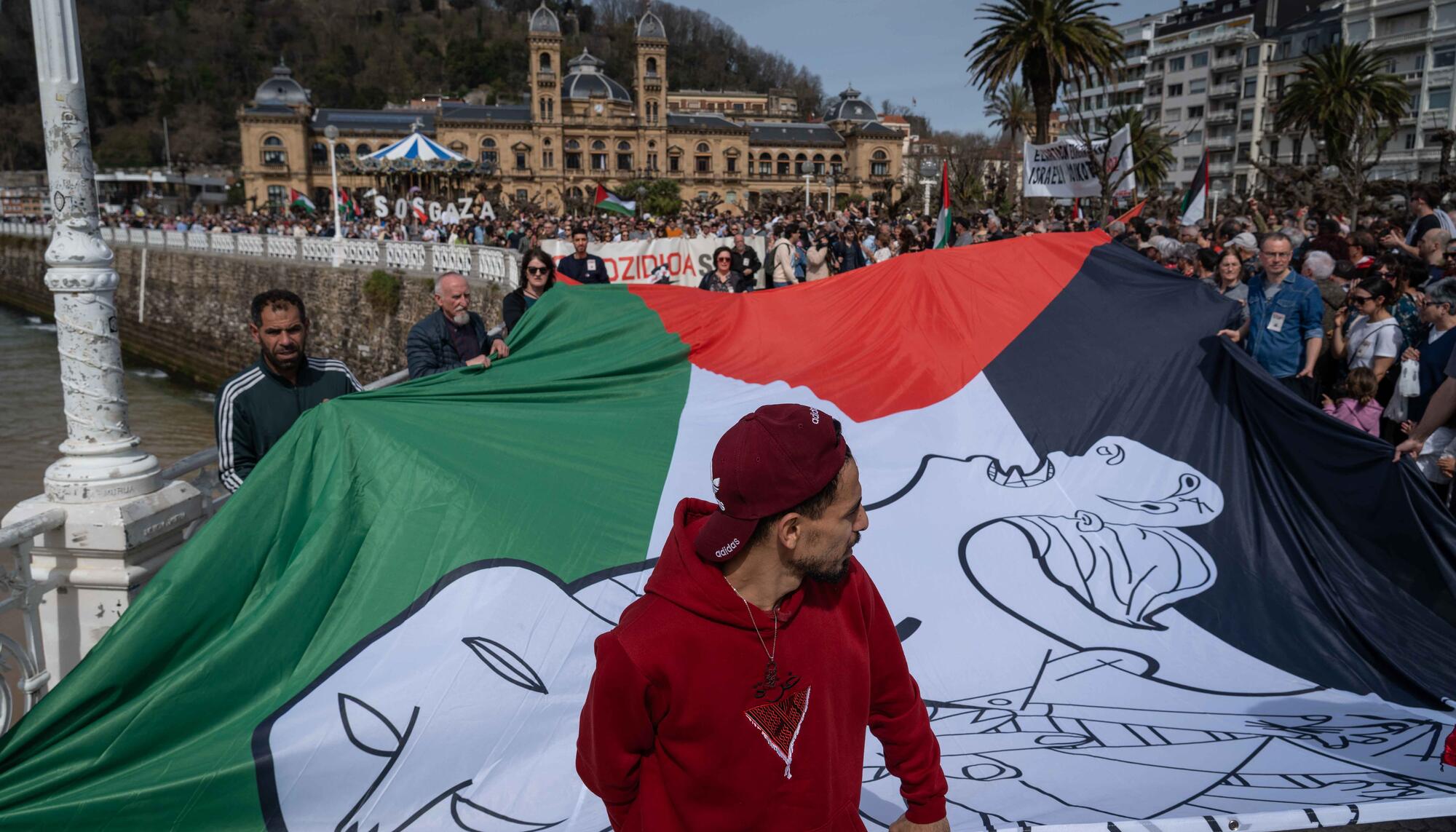 Manifestación en Donostia contra el genocidio de Israel en Palestina - 1