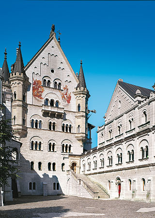 Image: Upper castle courtyard