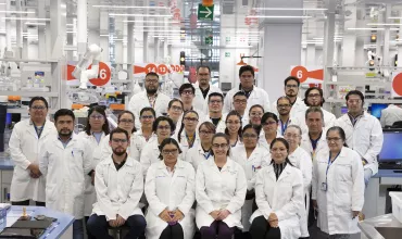 Profesionales en laboratorio