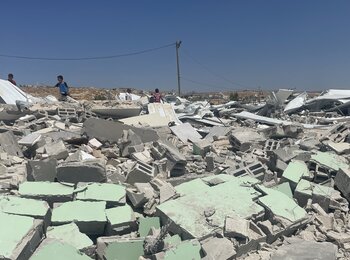 מה שנותר מבית ספר יסודי שנהרס על ידי כוחות ישראליים ב-8 ביולי, בח'לת עמירה (נפת חברון). צילום: משרד האו"ם לתיאום עניינים הומניטריים.