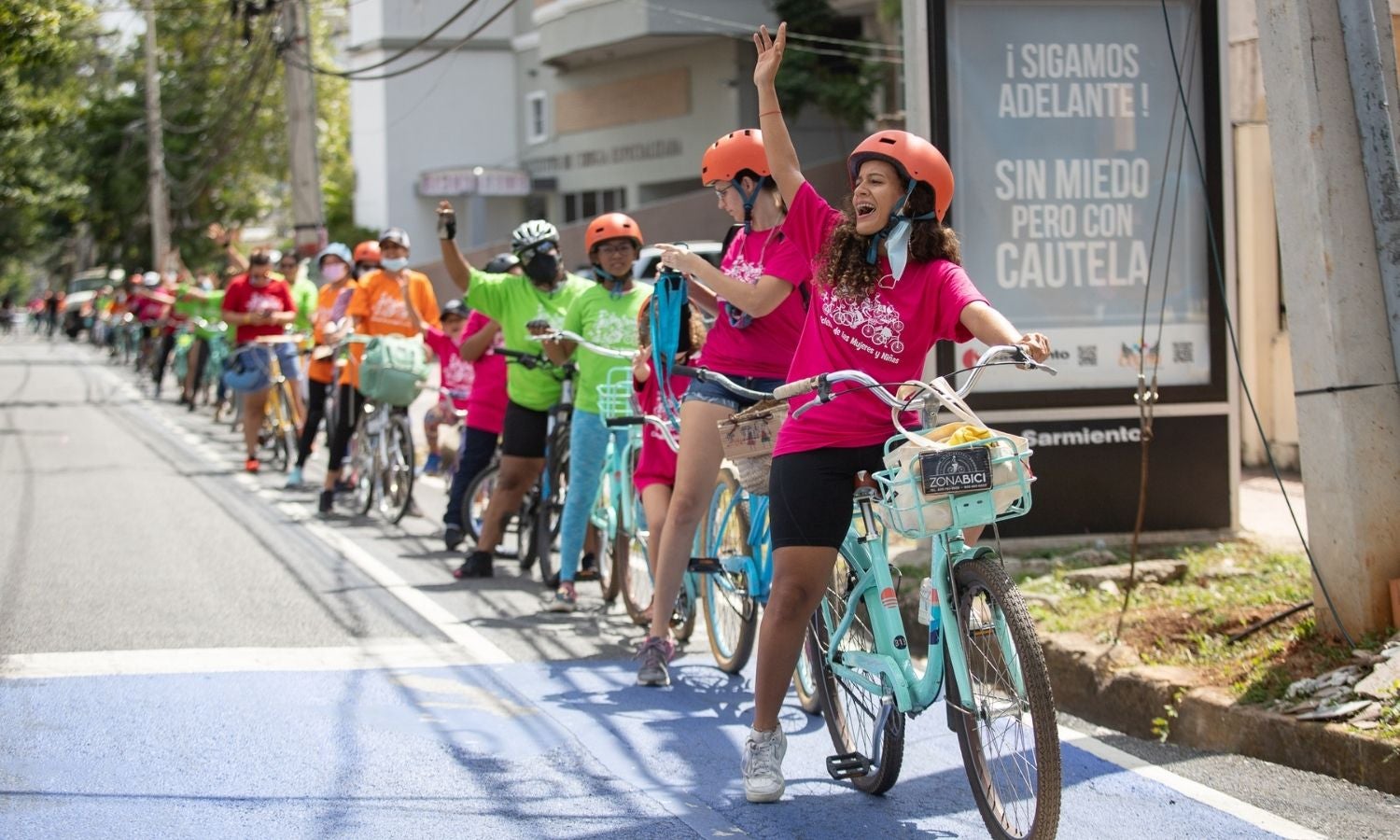 Jóvenes en bicicleta