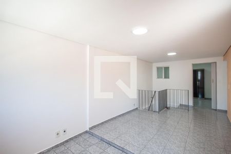 Sala de casa à venda com 2 quartos, 150m² em Jardim Roberto, Osasco