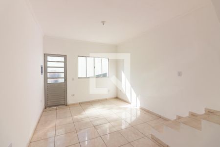 Sala de casa de condomínio à venda com 2 quartos, 72m² em Santa Maria, Osasco