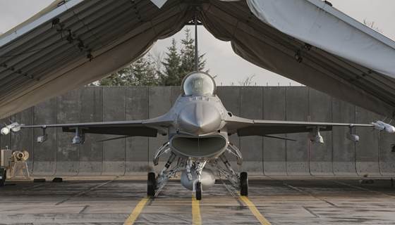 Foto fra træning af ukrainsk F-16 personel på Flyvestation Skrydstrup