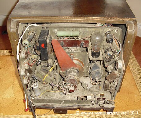 1953 GEC B.T.5246 14-inch TV