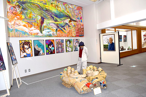 生徒が手掛けた個性あふれる作品がずらり 「高校アート展」福知山市美術館で来年1月26日まで