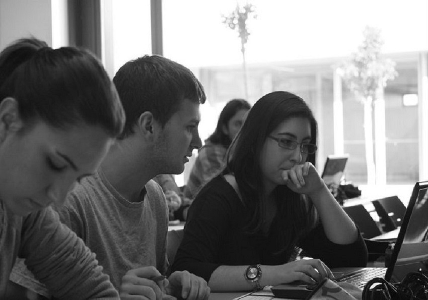 Imatge del esdeveniment:estudiants a la ETSE-UV