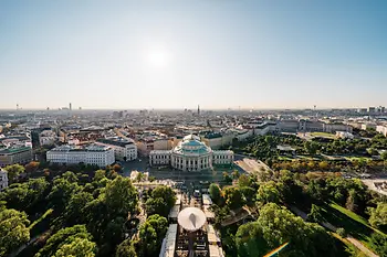 Vienna, vista dal municipio al Burgtheater