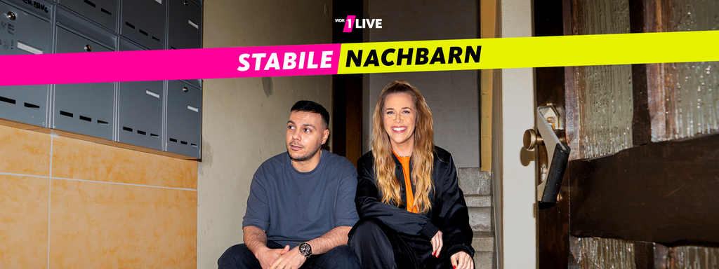 Die Comedians Sandra Sprünken und Osan Yaran sind „1LIVE Stabile Nachbarn“ und ab sofort für euch da.