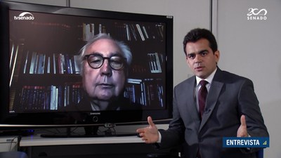 Entrevista: Manuel Castells participa de seminário sobre Democracia e Novas Tecnologias no Senado