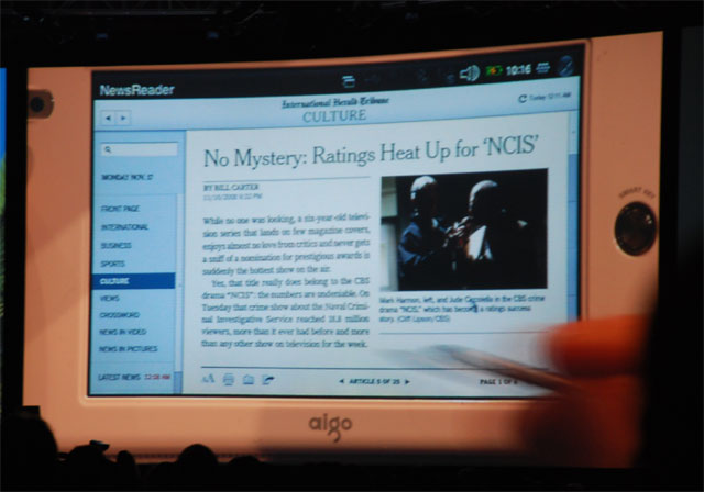 写真2●Adobe MAX 2008基調講演で紹介されたNew York Timesが開発中のニュースペーパー・リーダー
