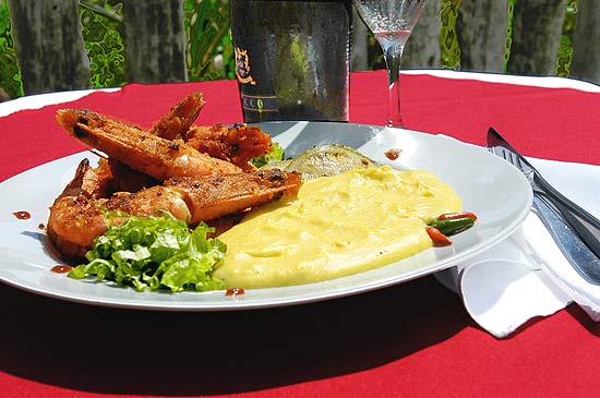 Gamberoni com creme de mandioquinha do restaurante do Vistabela Resort, em São Sebastião