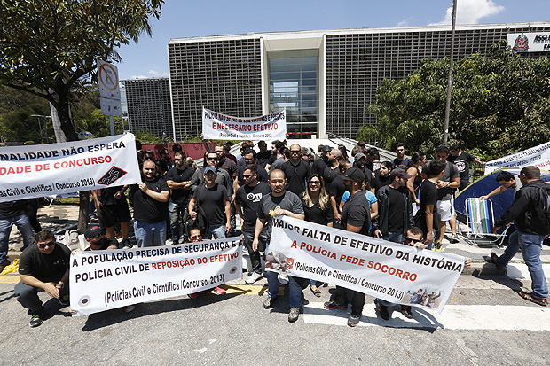 Candidatos aprovados e ainda não chamados pela polícia