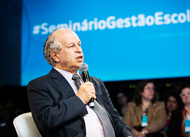 O ministro da Educa��o, Renato Janine Ribeiro, na abertura do 2� dia do f�rum sobre gest�o escolar