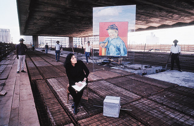 A arquiteta Lina Bo Bardi durante a constru��o do Masp em abril de 1967; ela foi clicada por Lew Parrella