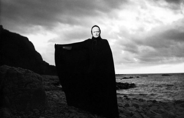 O ator sueco Bengt Ekerot como a Morte em cena do filme "O S�timo Selo", de Ingmar Bergman