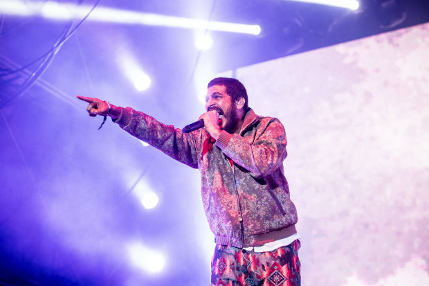 SAO PAULO - SP - 25.03.2017 - LOLLAPALOOZA - O cantor Criolo se apresenta no Lollapalooza 2017, que acontece em Interlagos. FOTO: 