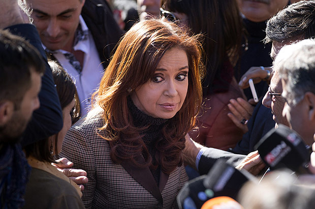 A ex-presidente Cristina Kirchner, ap�s comparecer ao tribunal de Comodoro Py, em Buenos Aires