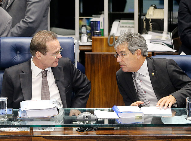 Renan Calheiros (PMDB-AL), afastado da presid�ncia do Senado, e seu sucessor, Jorge Viana (PT-AC)