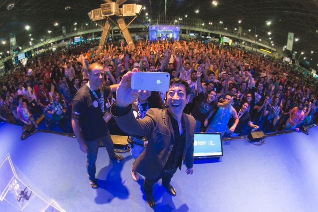 Grant Masaru Imahara, do programa 'Mythbusters', na Campus Party