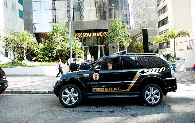 Pol�cia Federal cumpre mandado de busca e apreens�o em um escrit�rio da OAS, na av. Ang�lica, em SP, durante a 28� fase da Lava Jato