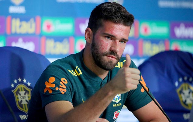 Alisson, portero de la selecci�n brasile�a, en una rueda de prensa en Sochi