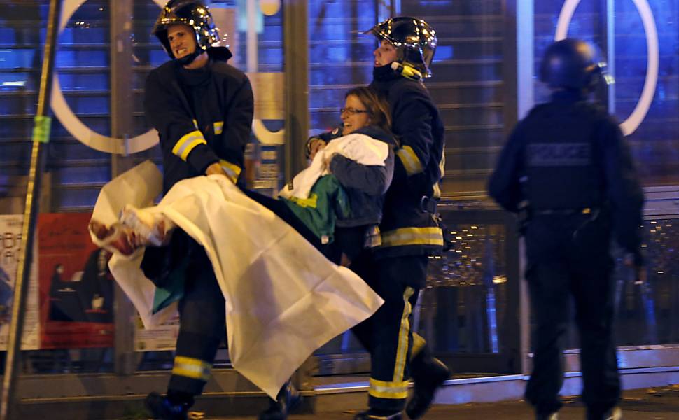 Ataques com tiros e explos�es em Paris