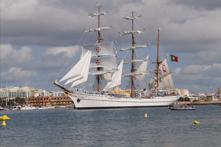 O navio-escola Sagres ficará atracado no porto de Santos de 15 a 18/6 *** ****