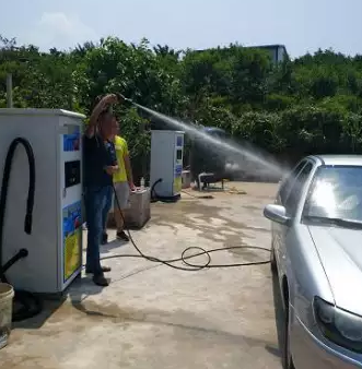 24小时无人洗车店
